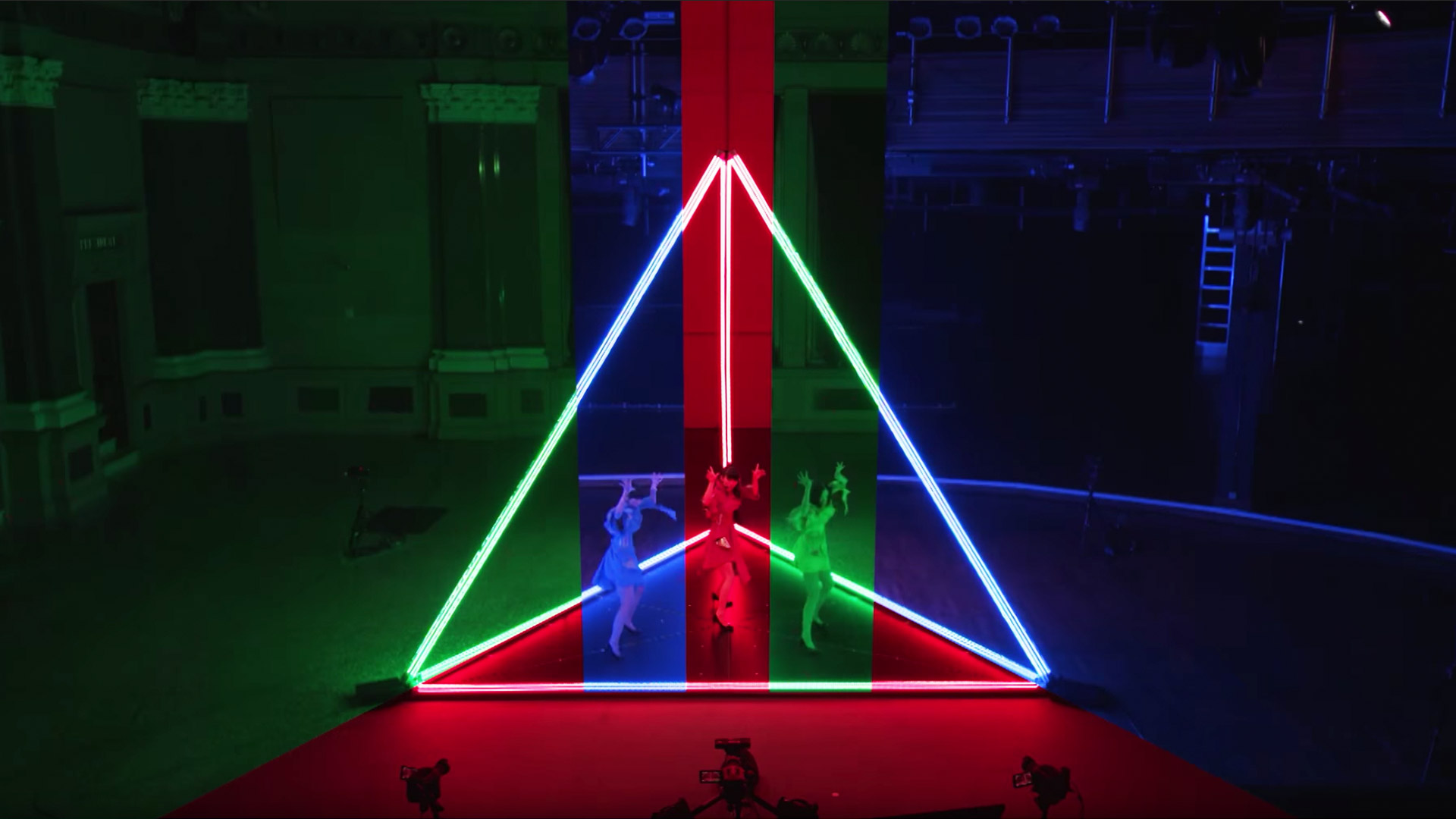 FUTURE-EXPERIMENT VOL.01 距離をなくせ。- docomo 5G